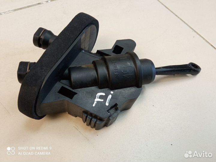 Главный цилиндр сцепления Ford Fusion