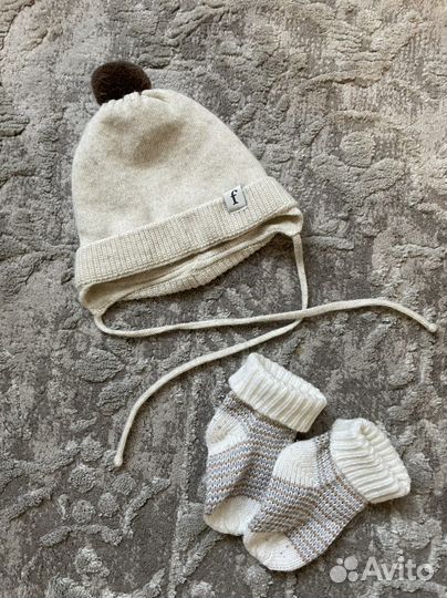 Шапочка и носочки