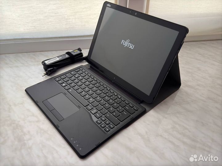 Планшет Fujitsu stylistic V727