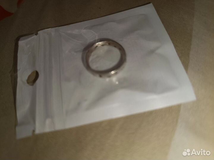 Серебряное кольцо с фианитами 925 пробы