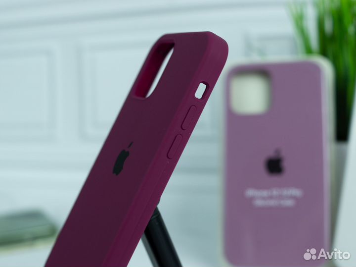 Чехол на iPhone 12