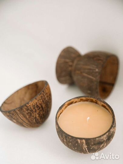 Свечи ручной работы в настоящем кокосе