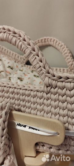 Вязаная люлька для куклы