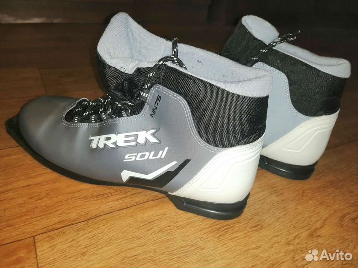 Лыжные ботинки новые trek Soul NN75