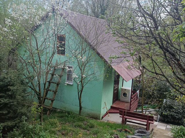 Дом 36 м² на участке 4 сот.