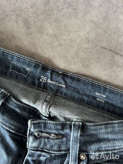 Джинсы женские levis 26