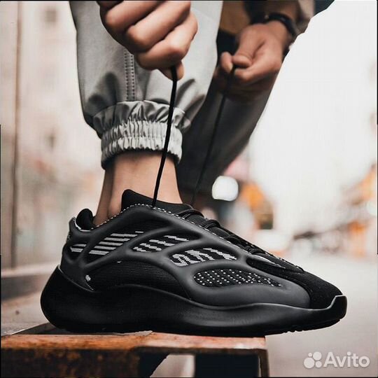 Кроссовки Мужские Adidas Yeezy boost 700