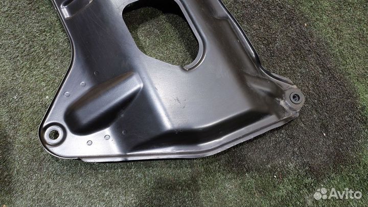 Защита рулевой рейки W212,C218,W204