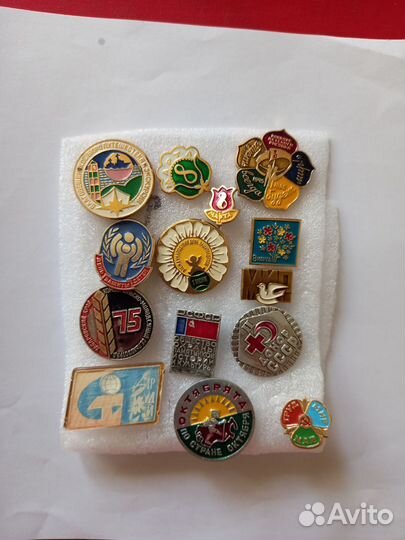 Значки СССР - цирк, праздники