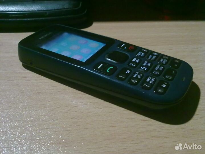 Nokia 100