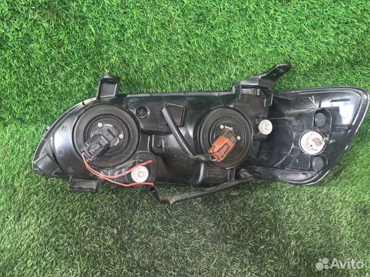 Комплект фар передний Toyota Ipsum SXM10 3S-FE