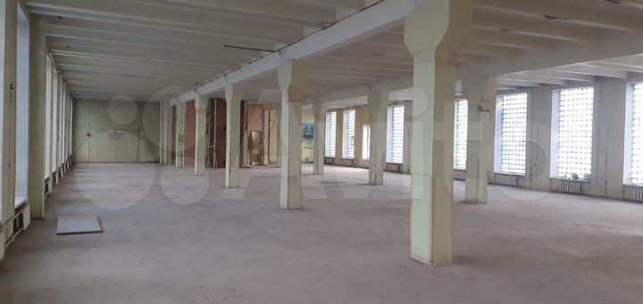 Целый этаж в ТЦ у метро площадью 624 м²