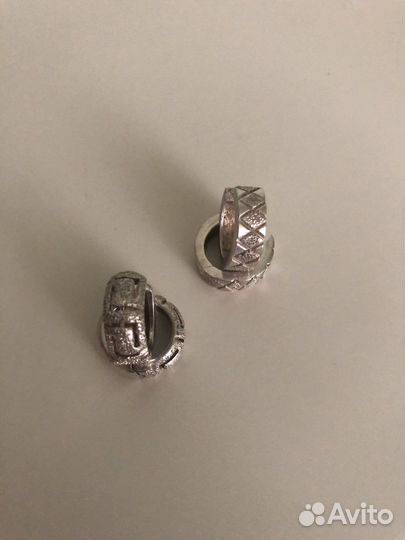 Украшение из серебра