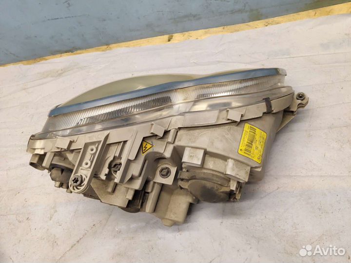 Фара левая Mercedes W203 C203 рестайлинг