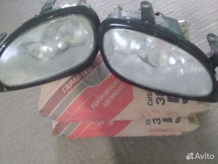 Фары волга 31105