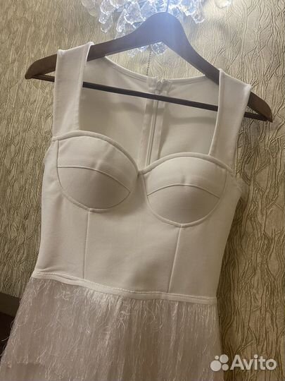 Платье белое