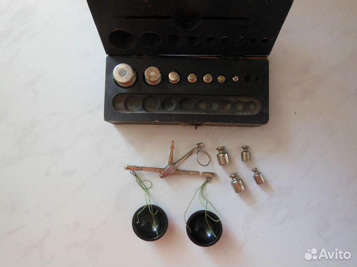 Весы равноплечие ручные + набор гирек СССР