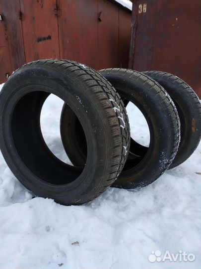 Tigar Sigura Stud 215/55 R16 97T