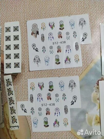 Наклейки и блёстки для ногтей