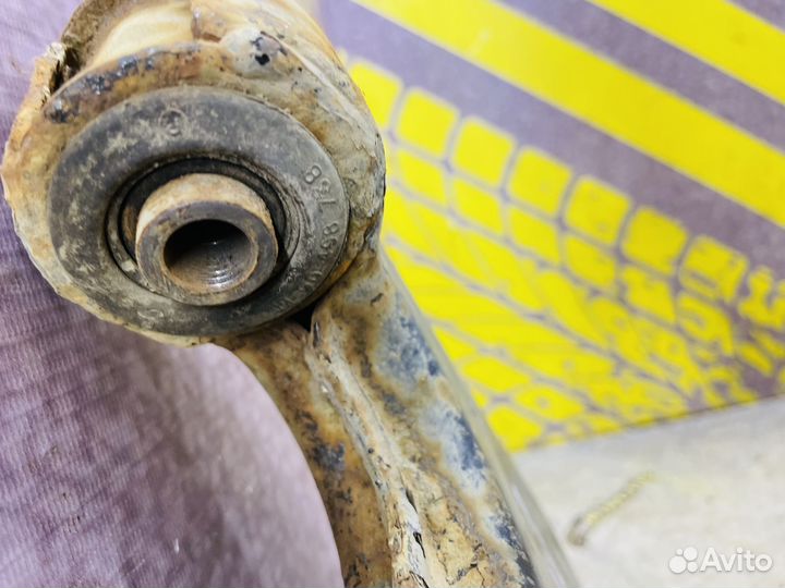 Рычаг передний нижний левый Опель Астра Н Astra h