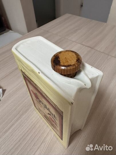 Фляга фарфоровая в виде книги