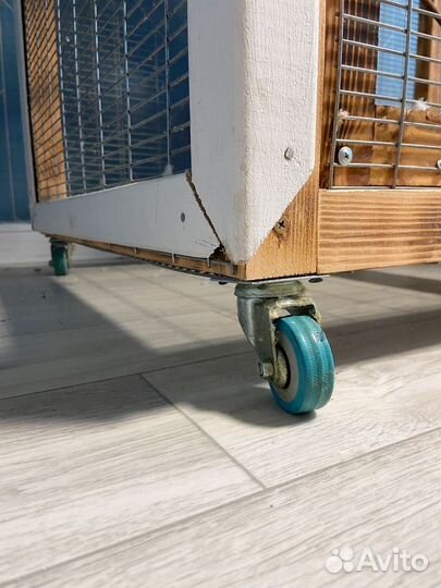 Большой вольер для птиц