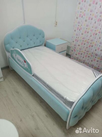 Кровать премиум более 100 цветов