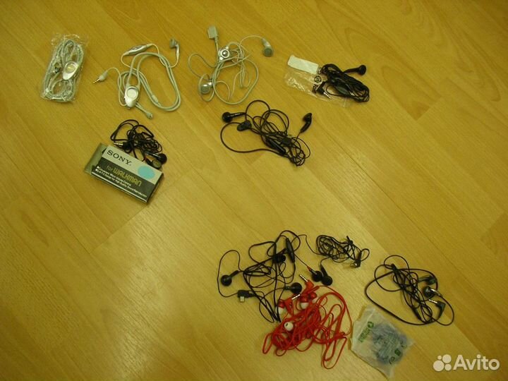 Наушники проводные для мобильных телефонов