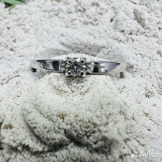 Золотое кольцо 585 с бриллиантом