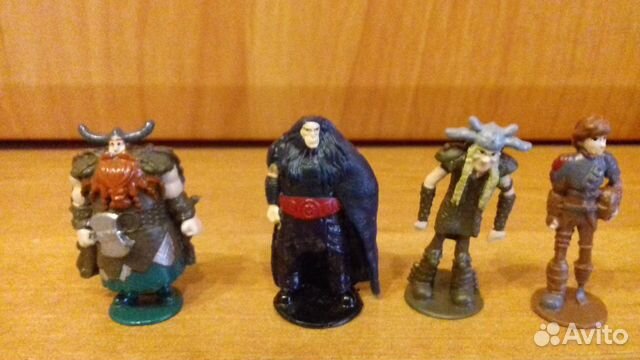 Фигурки из киндеров, смурфы