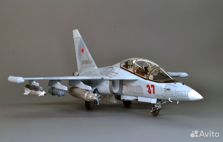Модель самолета 1/48