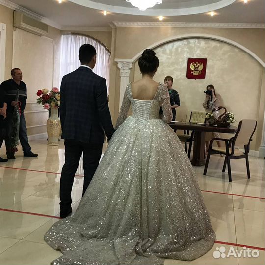 Свадебное платье