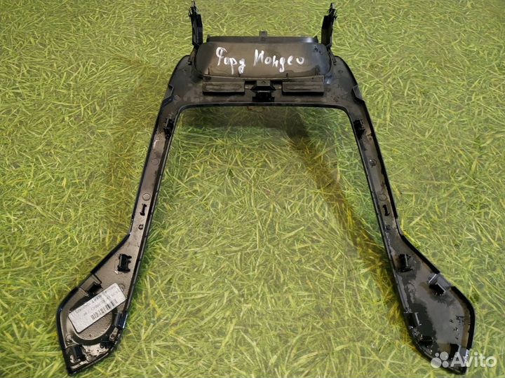 Накладка торпеды рамка магнитолы Ford Mondeo