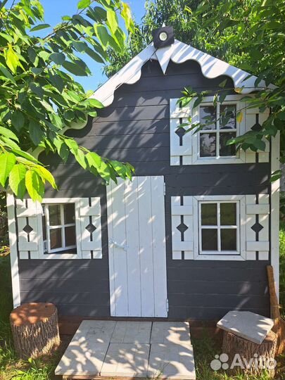 Детский игровой домик из дерева