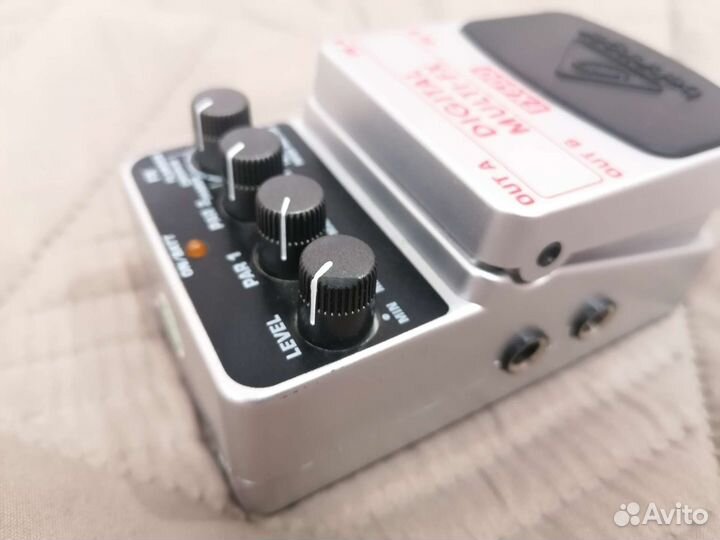 Гитарная педаль Behringer FX600