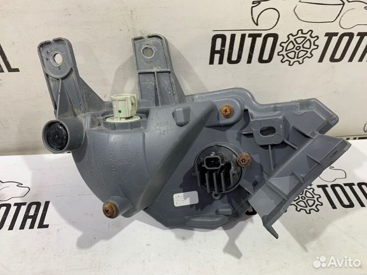 Фонарь противотуманный задний левый Toyota Rav4