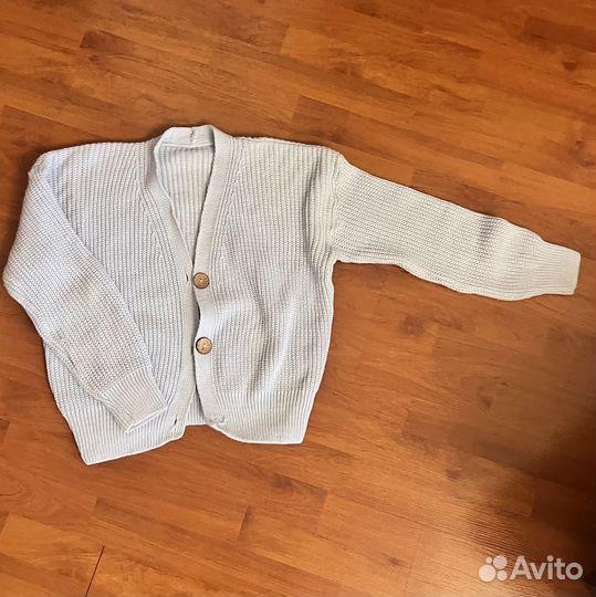 Свитер и женские вещи