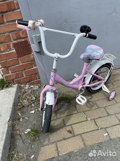 Велосипед для девочки,от 3 лет., яркий