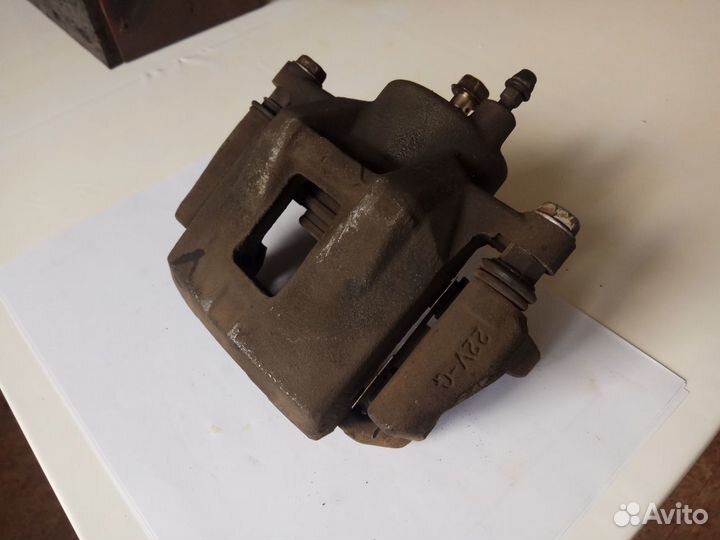 Суппорт на Короллу 2002-2007