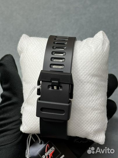 Часы Casio G-Shock GA-2200BB-1A