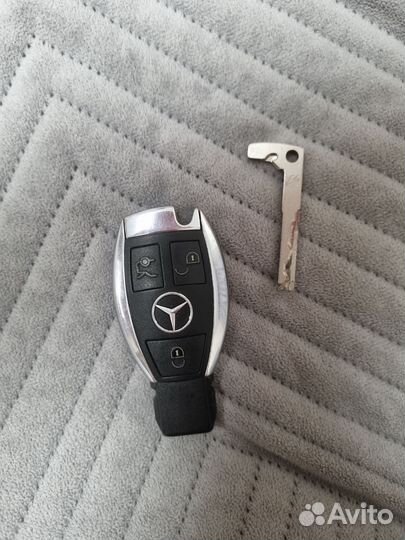 Ключ Mercedes Benz рыбка