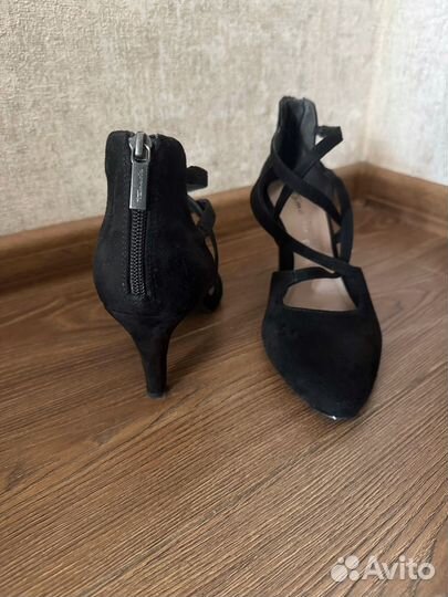 Туфли женские на каблуке