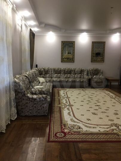 Дом 461 м² на участке 8 сот.