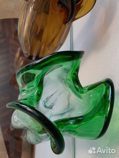 Вазы винтажные из цветного стекла