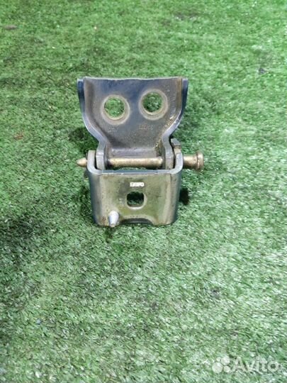 Петля двери передняя правая Citroen C4