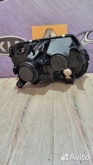 Фара Renault duster Лев