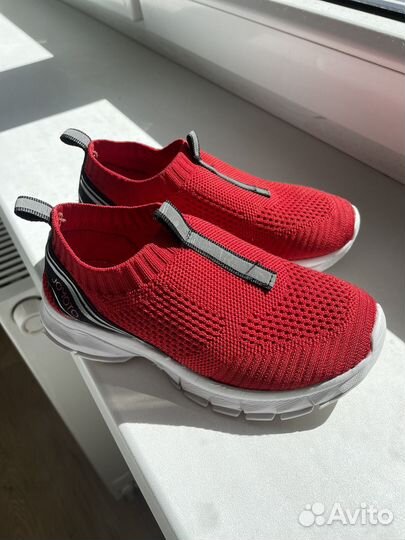 Кроссовки 28