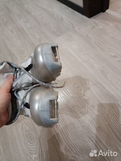Лыжи,палки и ботинки