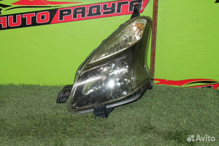 Фара toyota NCP100,SCP100,NCP105 ractis 1 модель 5