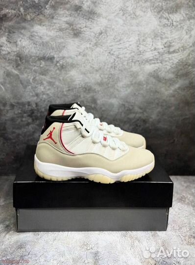 Nike AIR Jordan 11 beige